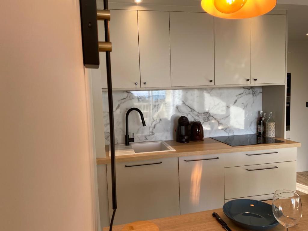 Le Cali, P2 Cabine Dans Une Residence Avec Piscine, Vue Mer Et Parking Prive Λα Γκραντ-Μοτ Εξωτερικό φωτογραφία